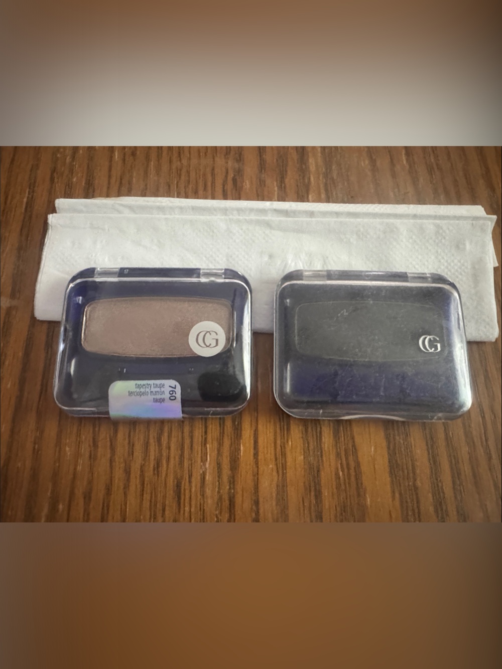 COVERGIRL Single Eyeshadow Duo — Taupe and Deep Purple